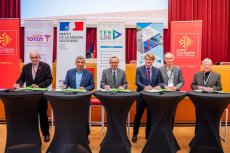Signature du premier contrat régional de filière «<small class="fine d-inline"> </small> mobilités intelligentes et durables <small class="fine d-inline"> </small>» en Occitanie